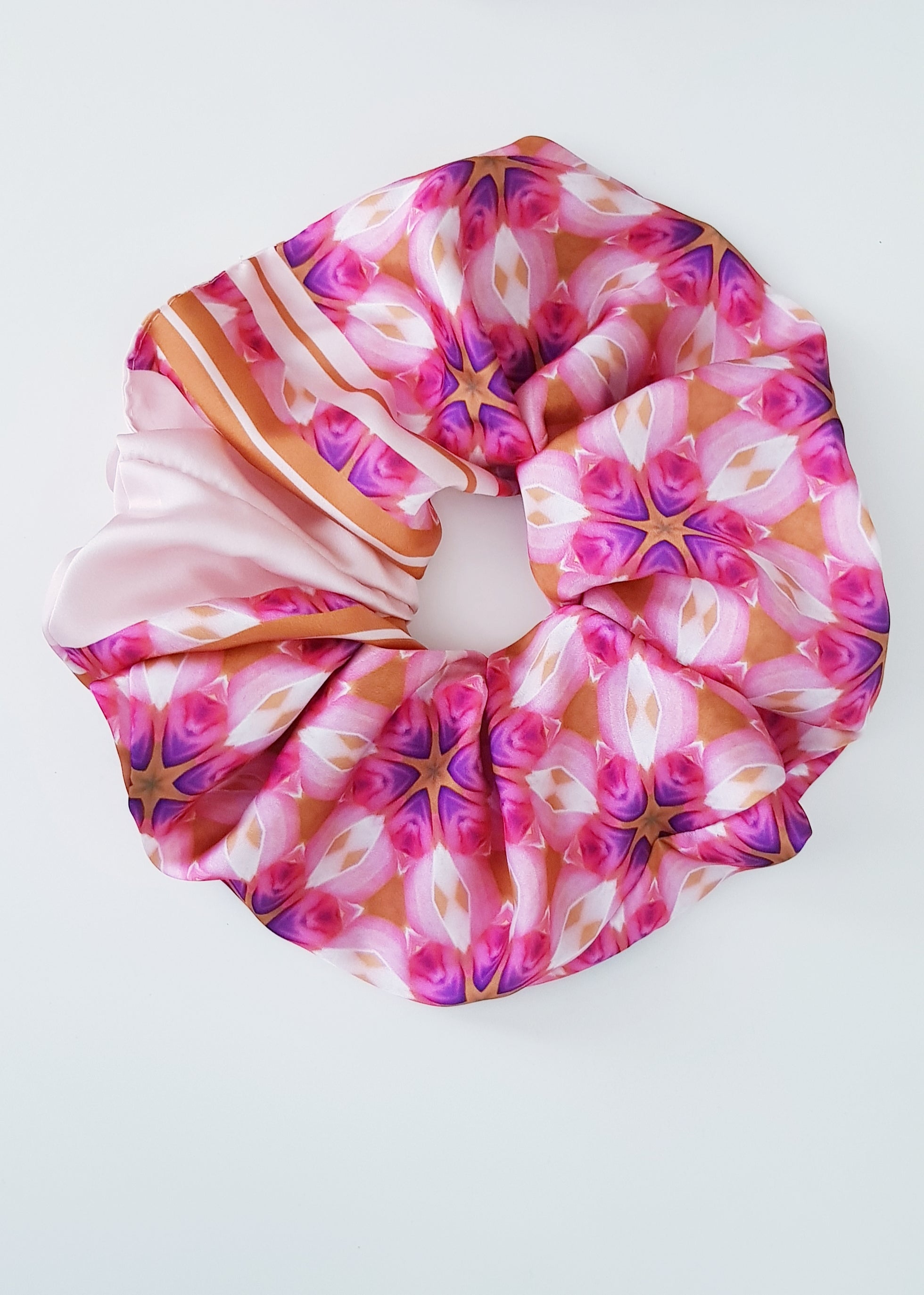 Maxi Scrunchie Pétalos y Estrella A