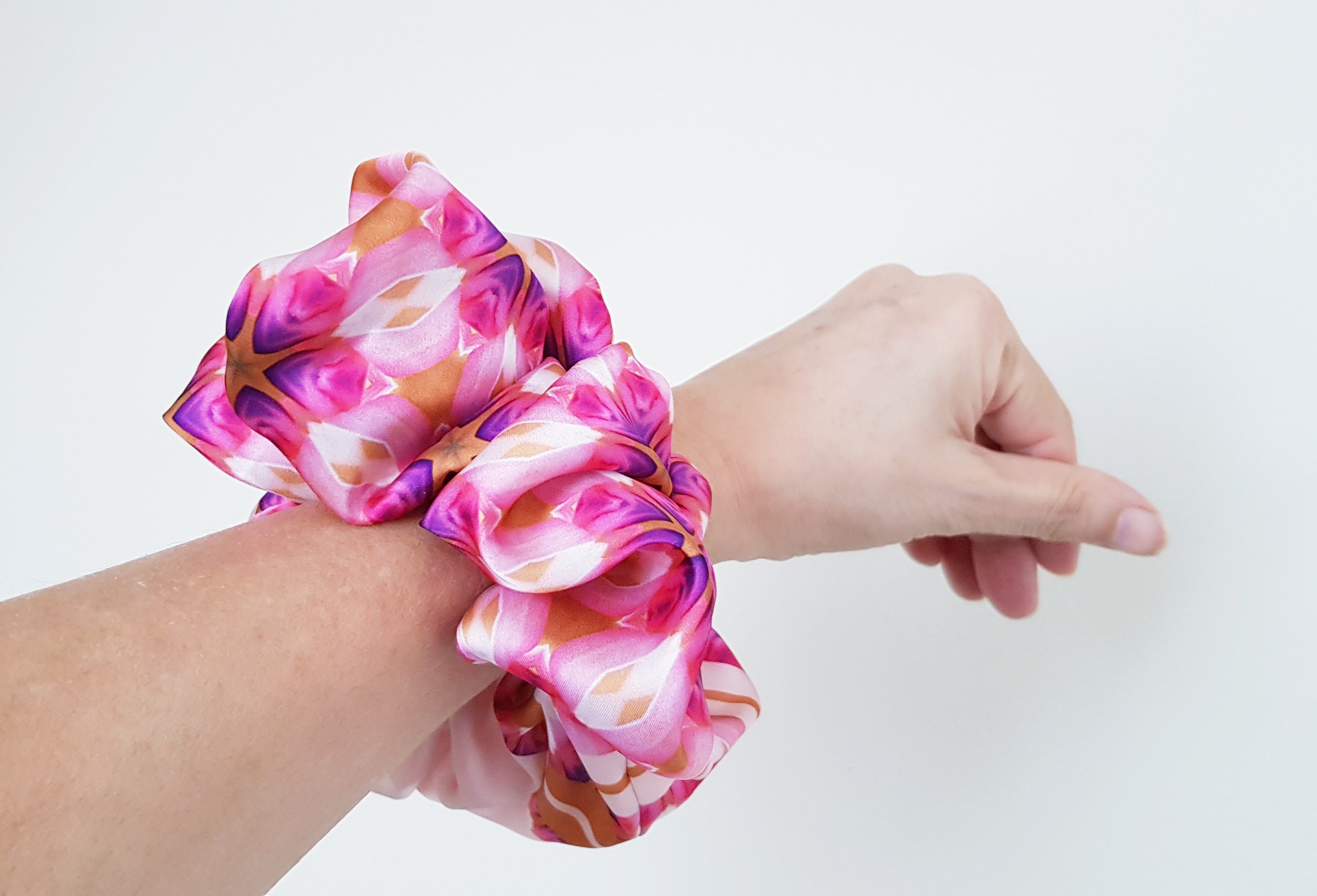 Maxi Scrunchie Pétalos y Estrella A